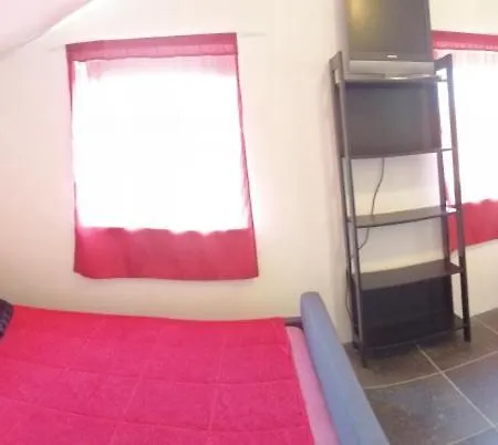 In With Air Conditioning, Wifi, Washing Machine 4982-4