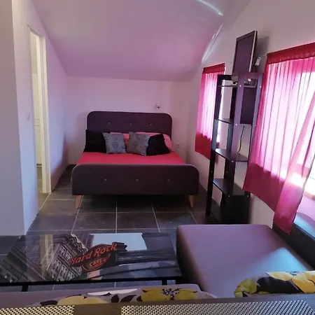Apartment In With Air Conditioning, Wifi, Washing Machine 4982-4 *