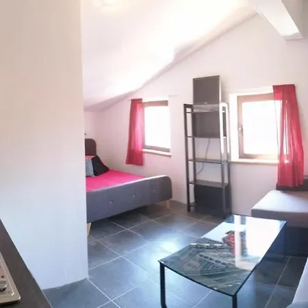 In With Air Conditioning, Wifi, Washing Machine 4982-4 Apartment