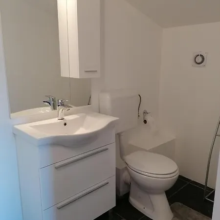 Apartment In With Air Conditioning, Wifi, Washing Machine 4982-4 *
